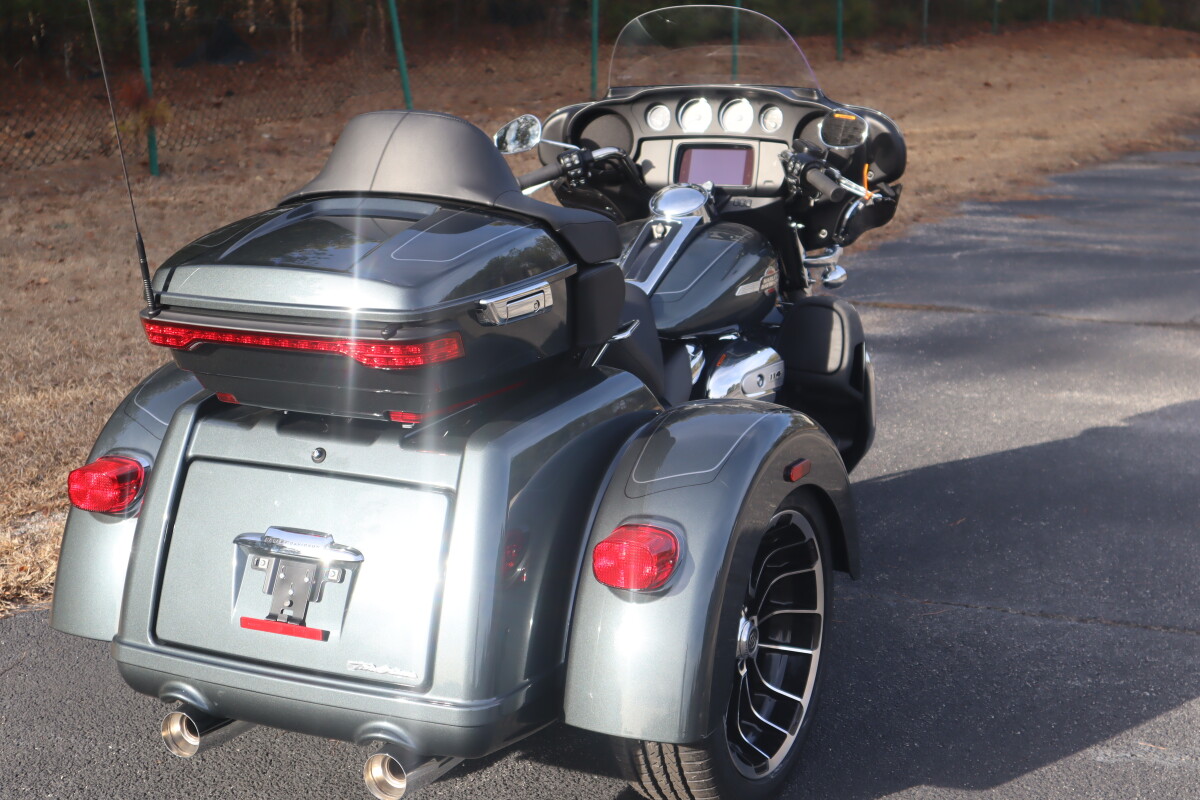 2025 Harley-Davidson Tri Glide Ultra FLHTCUTG - Photo 8
