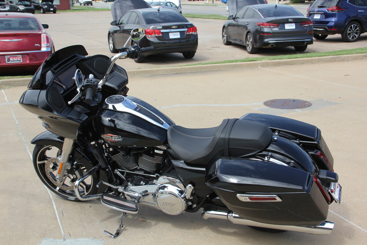 2025 Harley-Davidson Road Glide Vivid Black - Photo 7