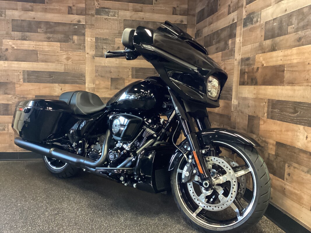 2025 Harley-Davidson Street Glide Vivid Black - Black Finish FLHX - Photo 2