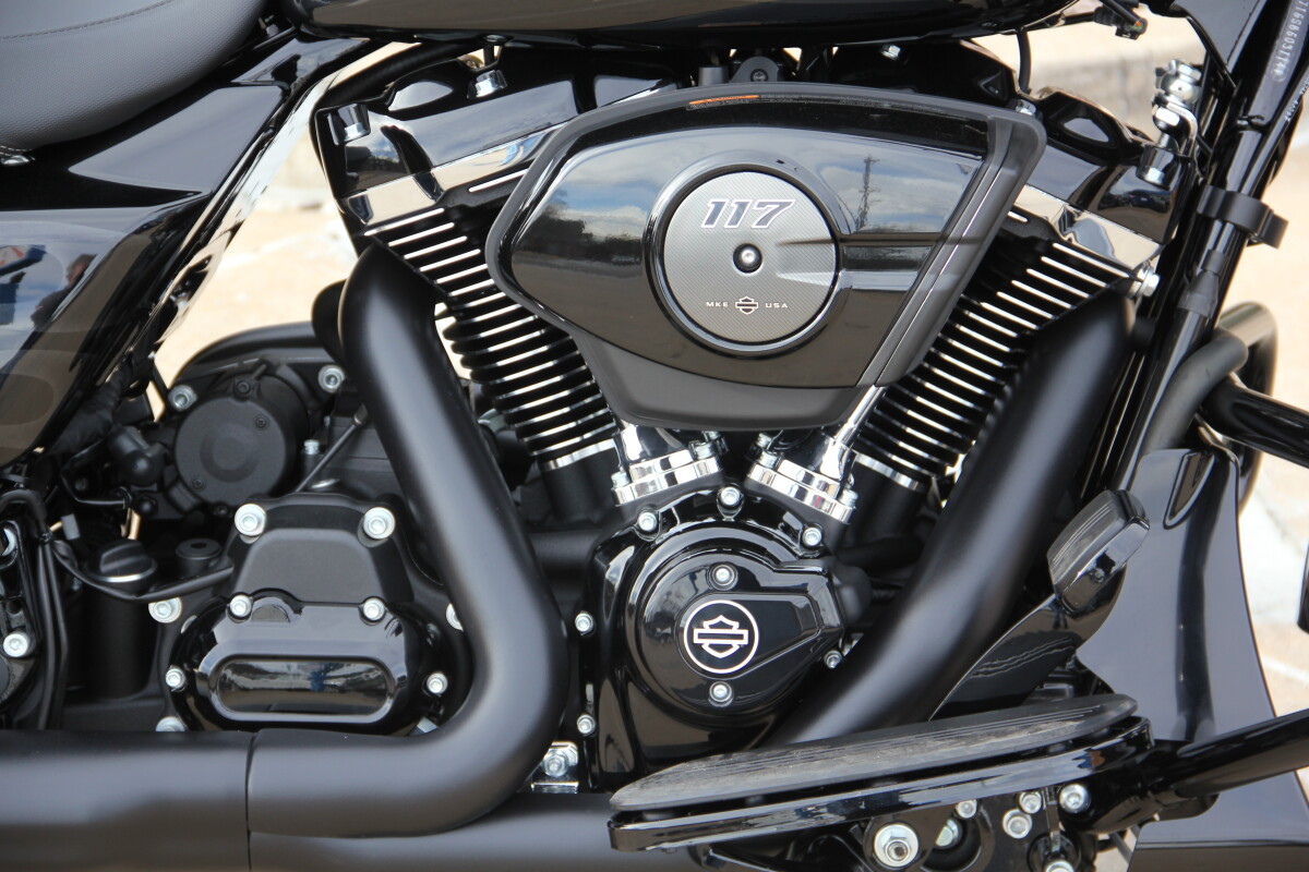2025 Harley-Davidson Street Glide Iron Horse Metallic - Black Finish - Photo 10