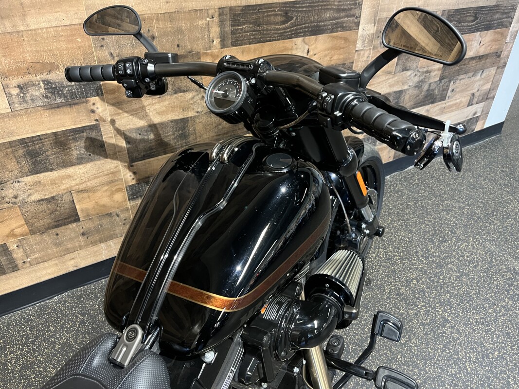 2017 Harley-Davidson CVO Pro Street Breakout Starfire Black/Starfire Black FXSE - Photo 6