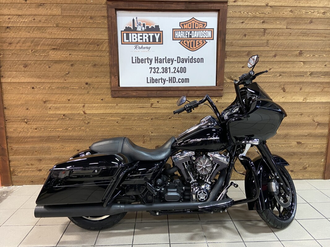 38灯 DAMNGOOD!! ver. 2024 BLACK RASTA New 2025 Harley-Davidson Street Glide® | Motorcycles in