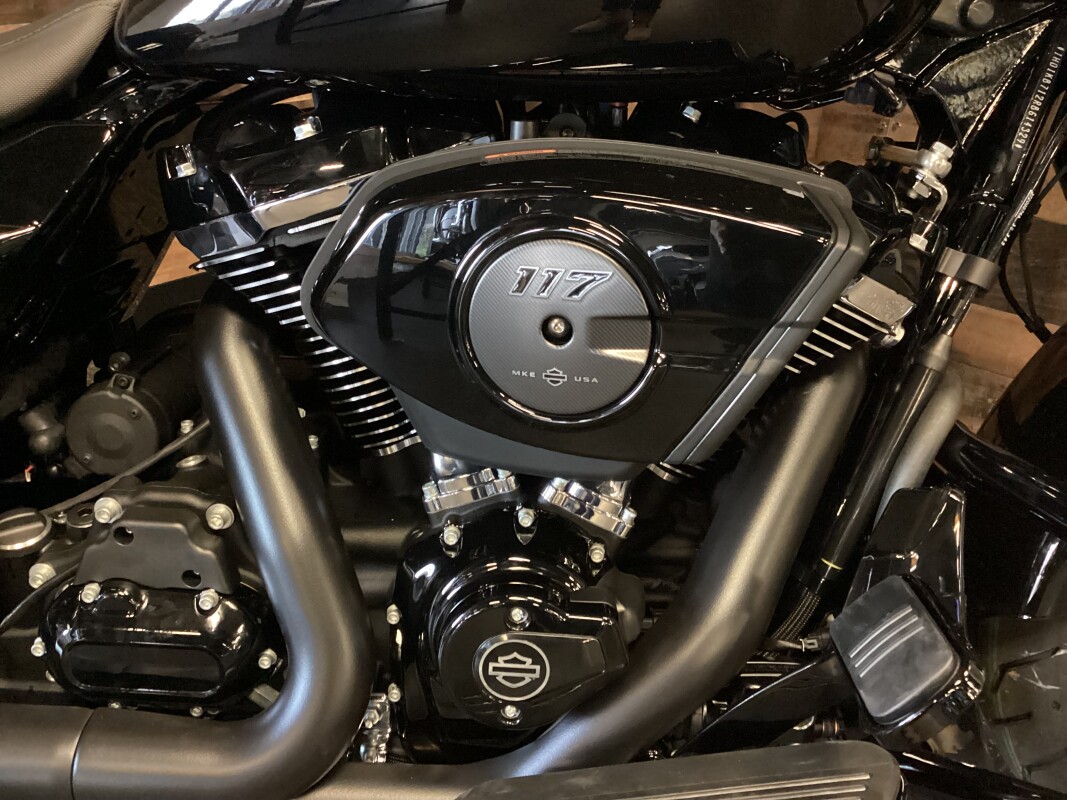 2025 Harley-Davidson Street Glide Vivid Black - Black Finish FLHX - Photo 8