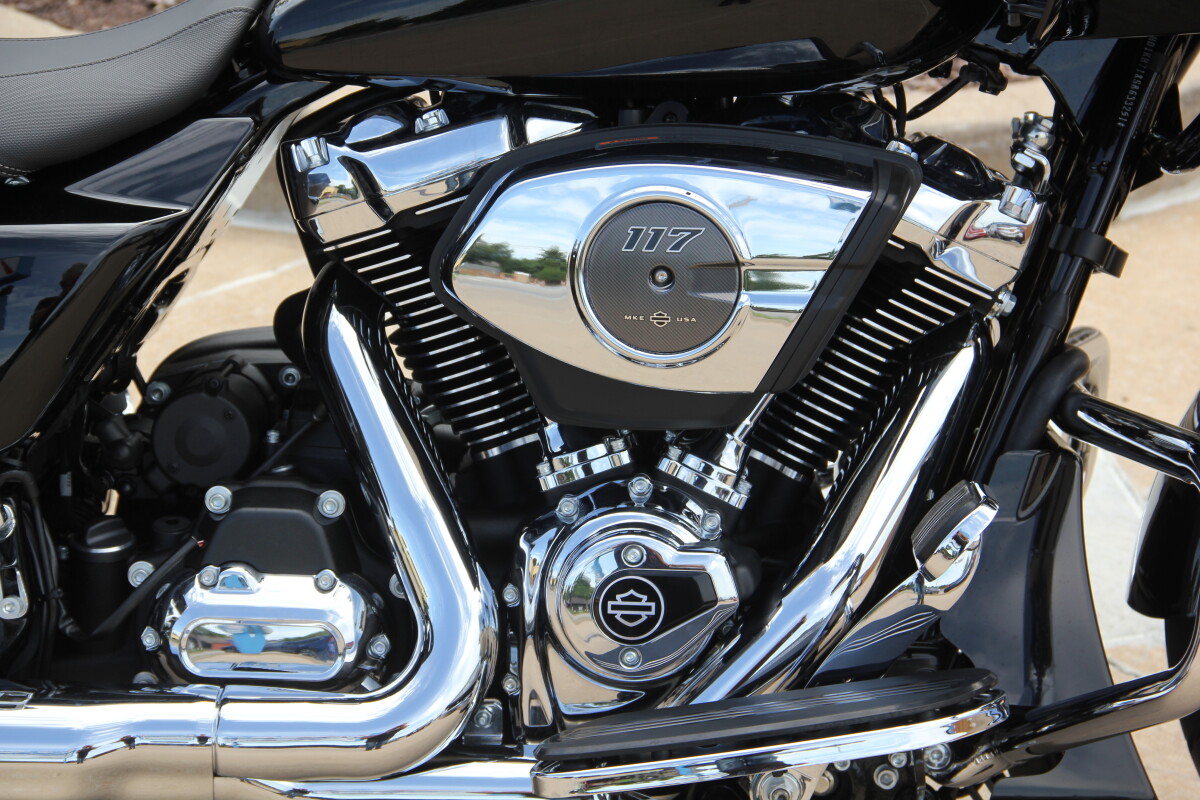 2025 Harley-Davidson Road Glide Vivid Black - Photo 10
