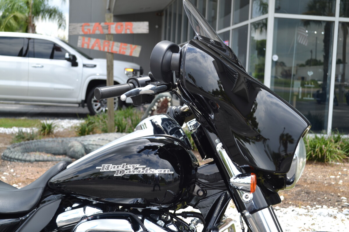 2017 Harley-Davidson Street Glide Special - FLHXS - Photo 3