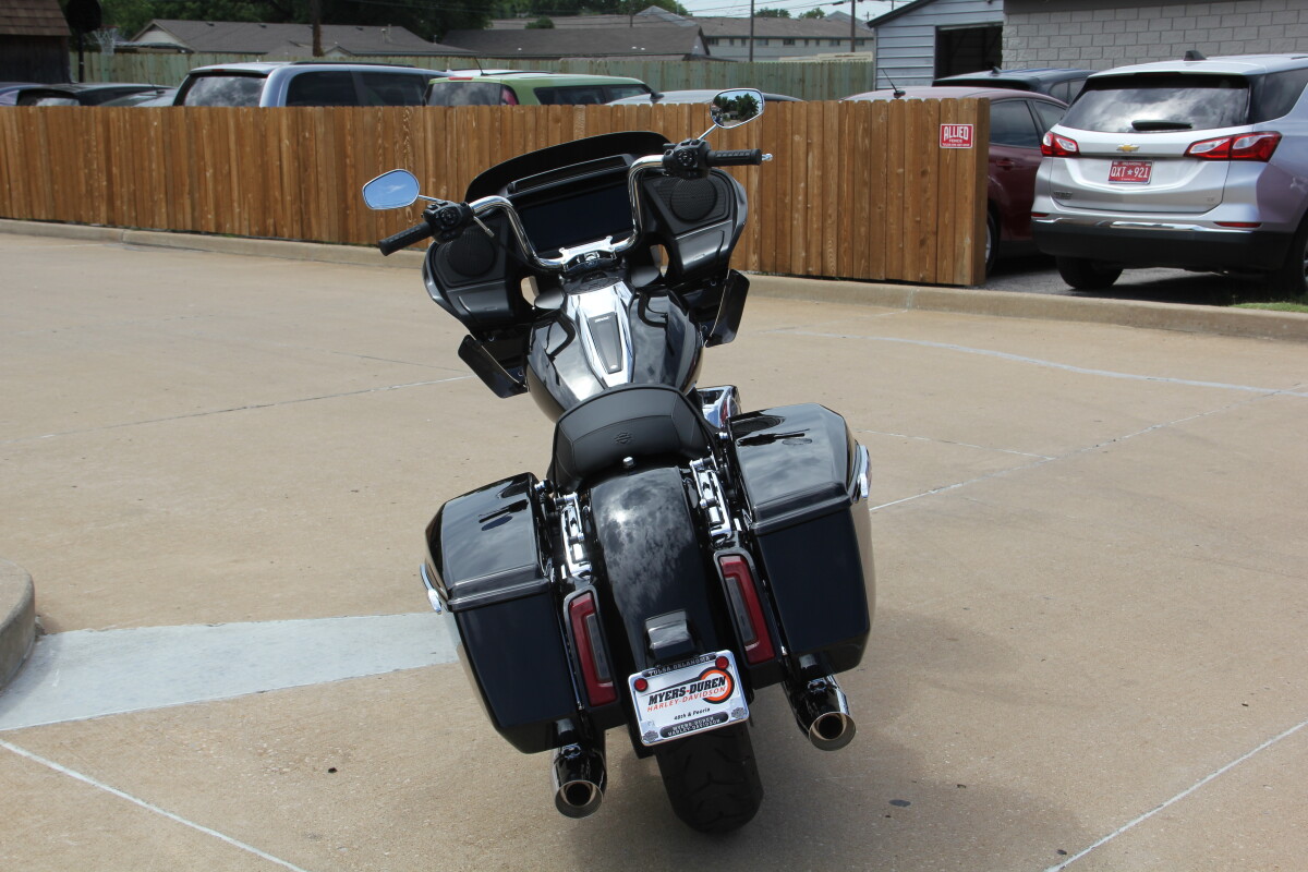2025 Harley-Davidson Road Glide Vivid Black - Photo 9