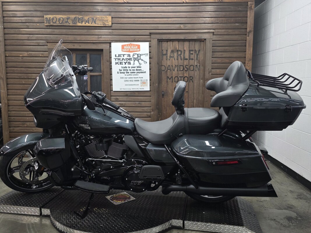 2025 Harley-Davidson Street Glide Ultra IRN HRSE MT/BLK W/ PINSTRIP - Photo 5