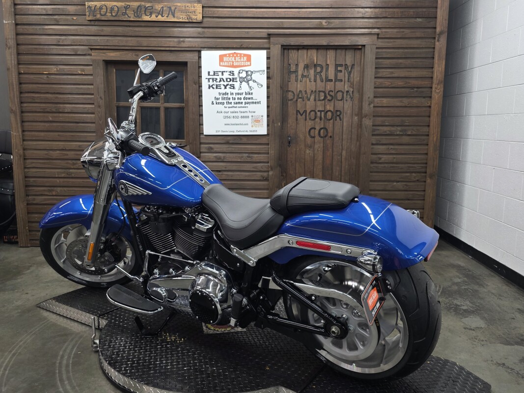 2025 Harley-Davidson Fat Boy BLUE BURST W/ PINSTRIPE - Photo 4
