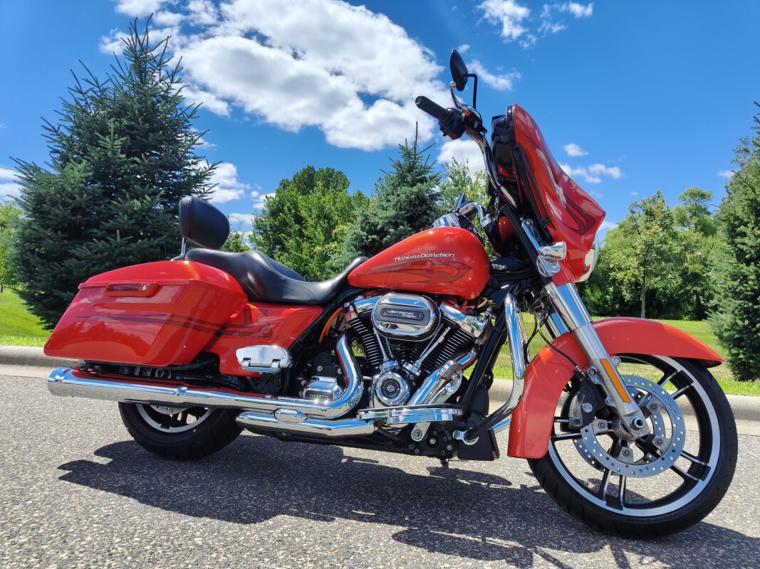 2017 Harley-Davidson Street Glide Special Custom Colour Laguna Orange