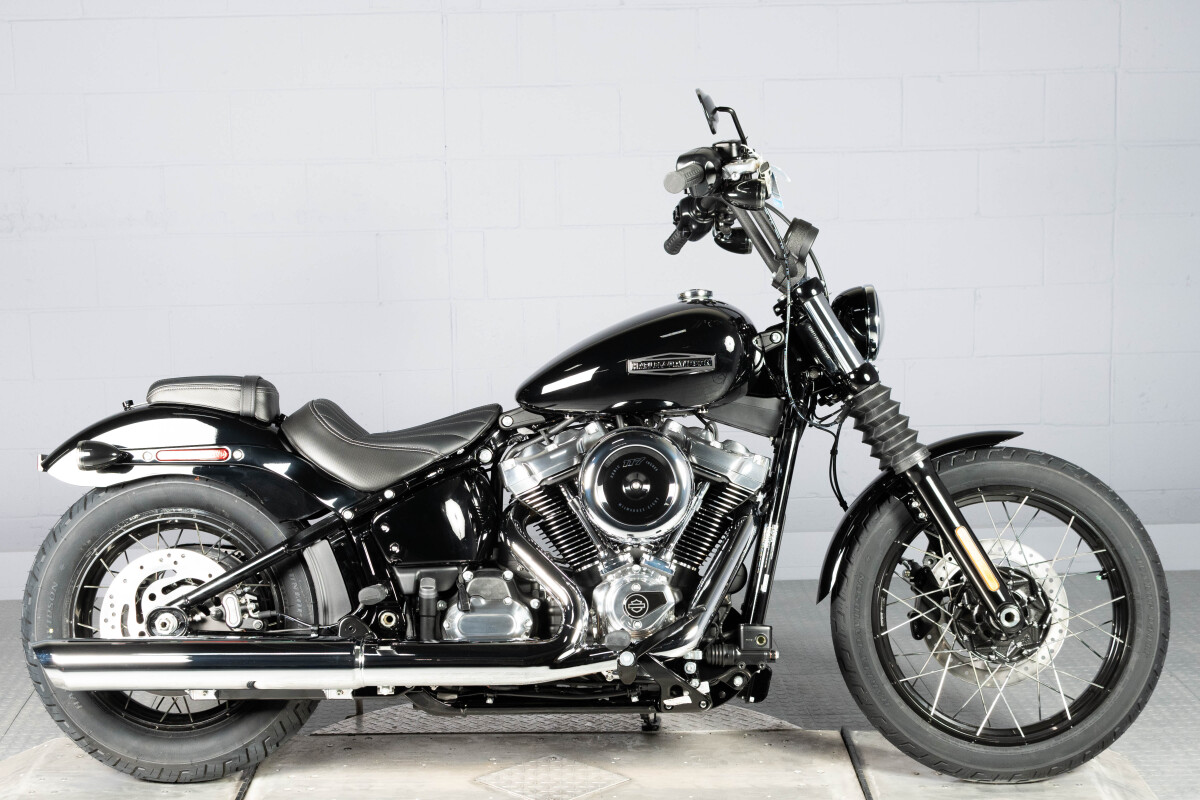street bobオープンロード 7 1/2 黒　60cm 2022 Harley-Davidson® Street Bob® 114 FXBBS | Rockstar