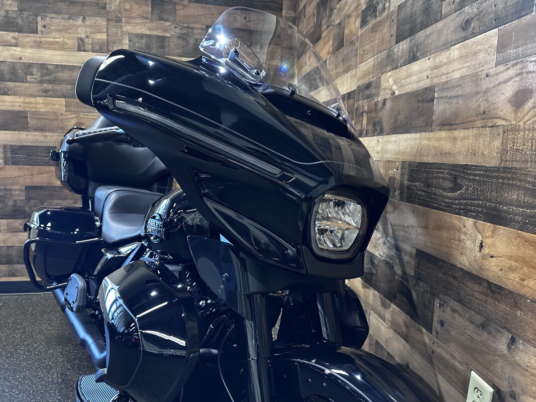 2025 Harley-Davidson Street Glide Ultra Vivid Black - Black Finish FLHXU - Photo 4