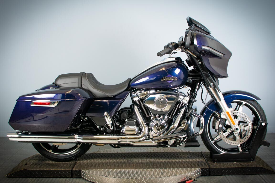 2025 Harley-Davidson Street Glide FLHX