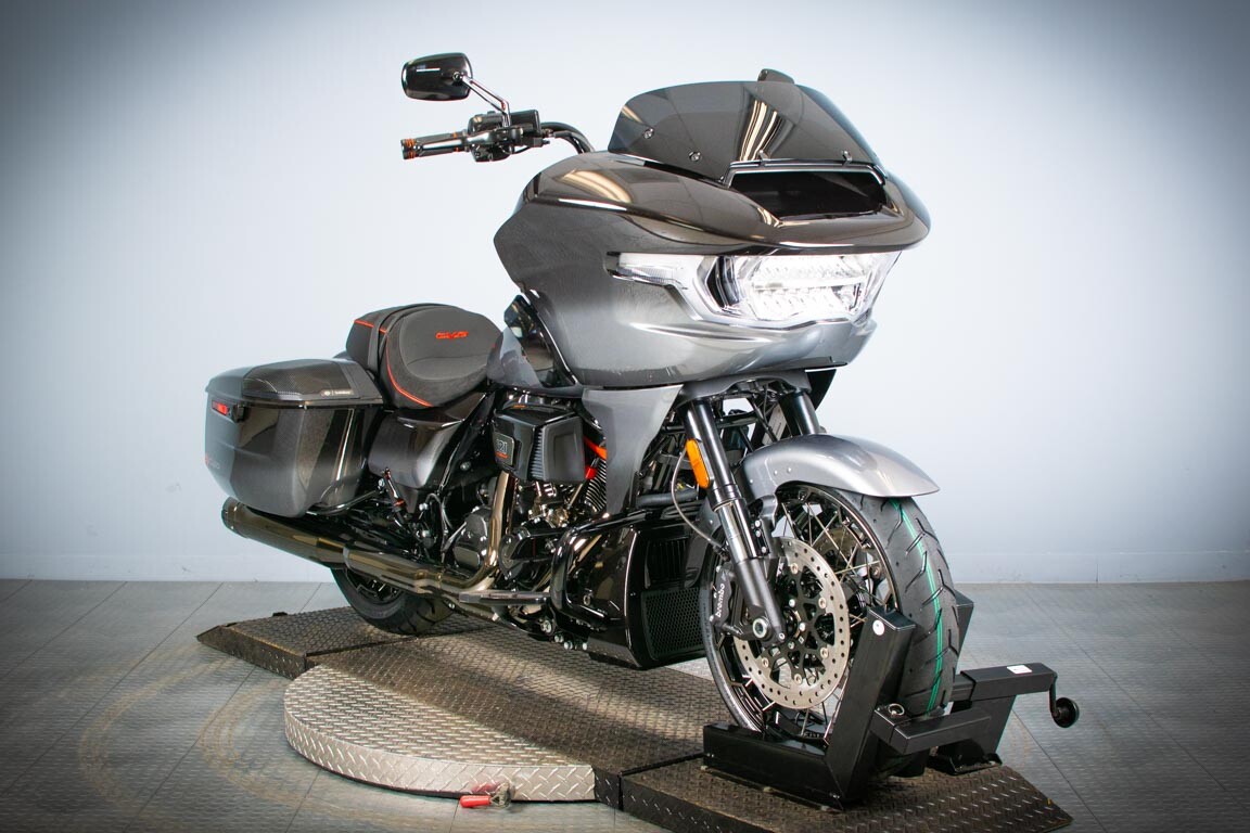 2025 Harley-Davidson CVO Road Glide FLTRXSE - Photo 2