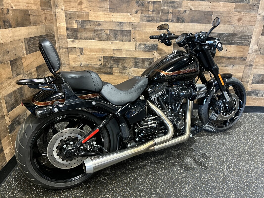 2017 Harley-Davidson CVO Pro Street Breakout Starfire Black/Starfire Black FXSE - Photo 3