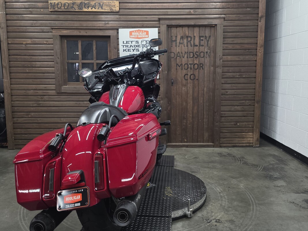 2025 Harley-Davidson CVO Road Glide ST RALLY RED - Photo 3