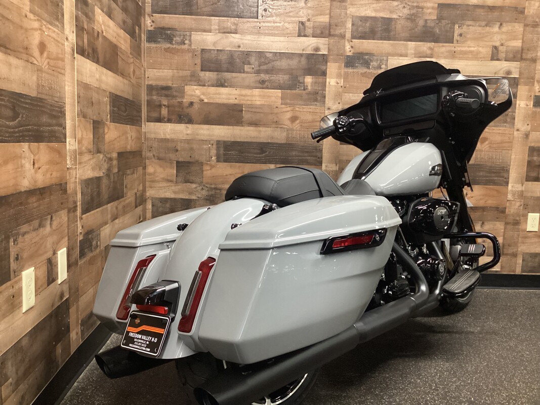 2025 Harley-Davidson Street Glide Billiard Gray - Black Finish FLHX - Photo 3