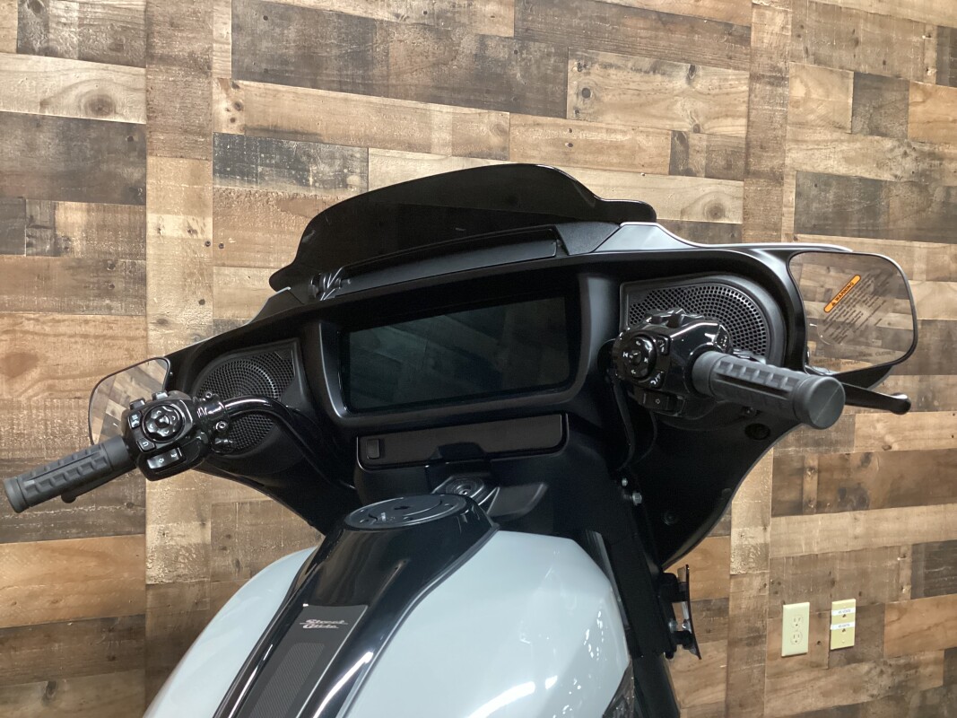 2025 Harley-Davidson Street Glide Billiard Gray - Black Finish FLHX - Photo 5