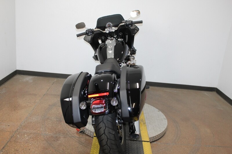 Harley-Davidson Low Rider ST 2025 FXLRST 84616207DT VIVID BLACK - Photo 8