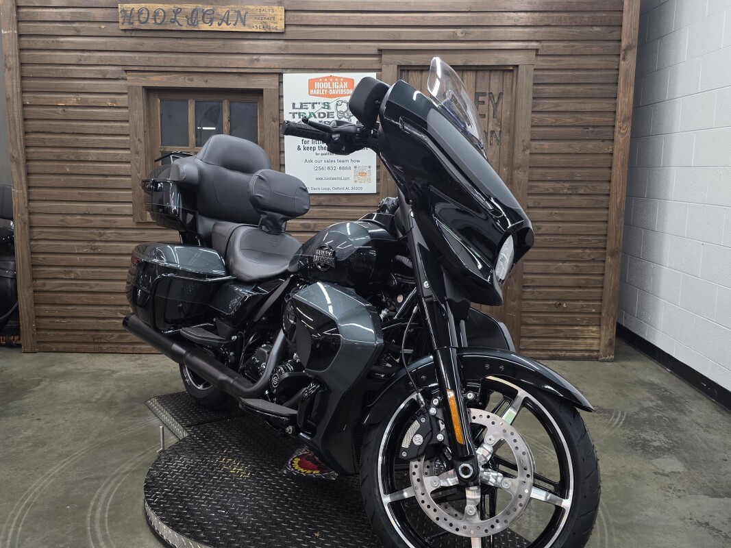 2025 Harley-Davidson Street Glide Ultra IRN HRSE MT/BLK W/ PINSTRIP - Photo 8