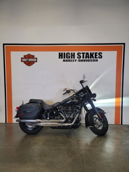 2020 Harley-Davidson® Heritage Classic 114 Vivid Black FLHCS