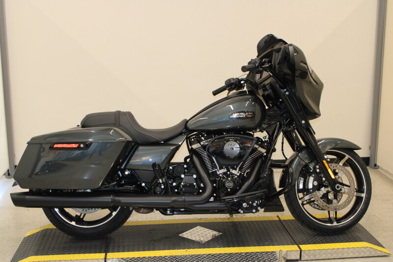 2025 Harley-Davidson Street Glide Grand American Touring FLHX