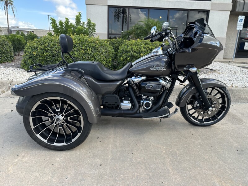 2023 Harley-Davidson® Road Glide® 3 Gray Haze
