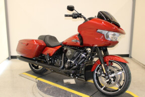 2025 Harley-Davidson Road Glide Grand American Touring FLTRX thumb 2
