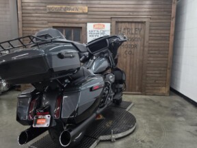 2025 Harley-Davidson® Street Glide™ Ultra IRN HRSE MT/BLK W/ PINSTRIP thumb 1