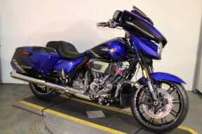 2025 Harley-Davidson CVO Street Glide Grand American Touring FLHXSE thumb 2