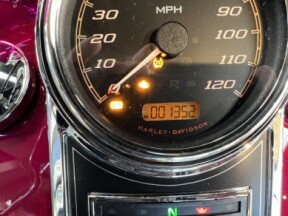 2023 Harley-Davidson® Electra Glide® Highway King HI-FI Magenta/Birch White thumb 0