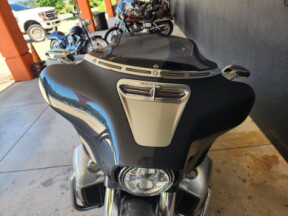 FLHXSE 2019 CVO™ Street Glide® thumb 0