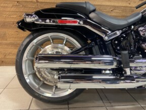 2025 Harley-Davidson® Fat Boy® Vivid Black  FLFB thumb 0