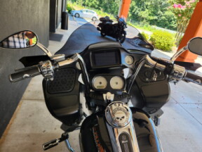 FLTRX 2020 Road Glide® thumb 1