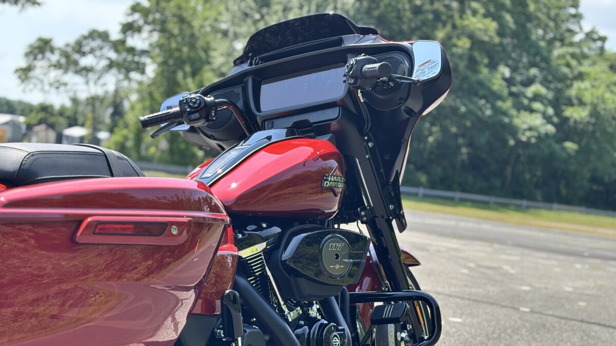 FLHX 2025 Street Glide - Photo 10