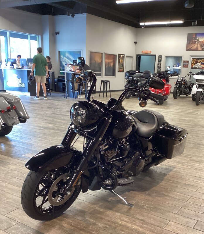 FLHRXS 2025 Road King Special - Photo 6
