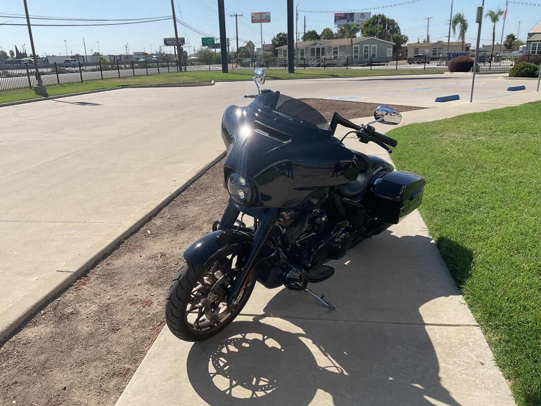 FLHXST 2023 Street Glide ST - Photo 6