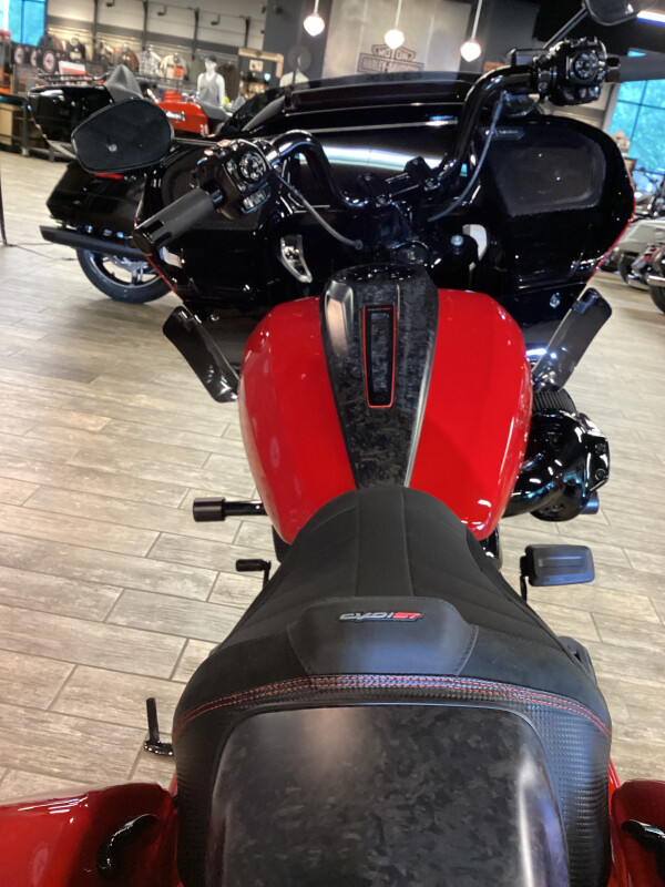 FLTRXSTSE 2025 CVO Road Glide ST - Photo 7