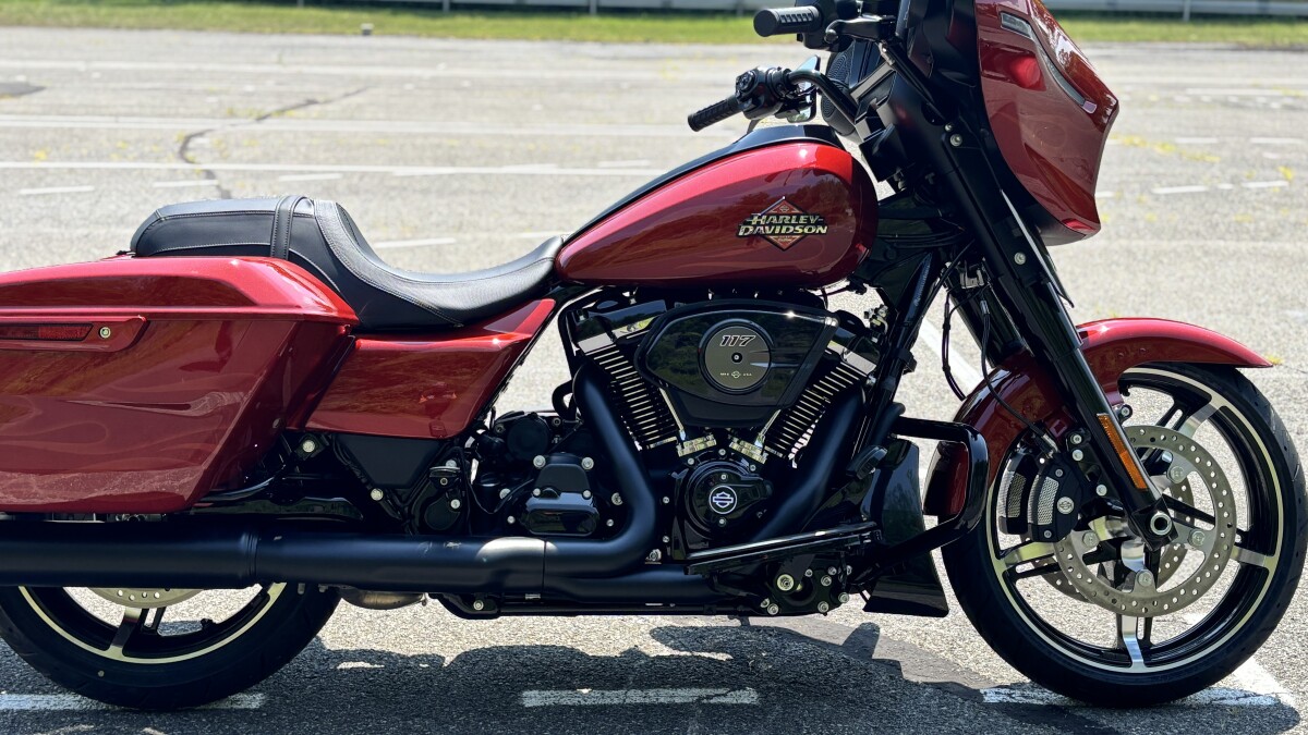 FLHX 2025 Street Glide - Photo 2