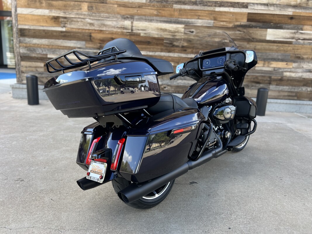 2025 Harley-Davidson Street Glide Ultra Mystic Shift - Black Finish - Photo 8