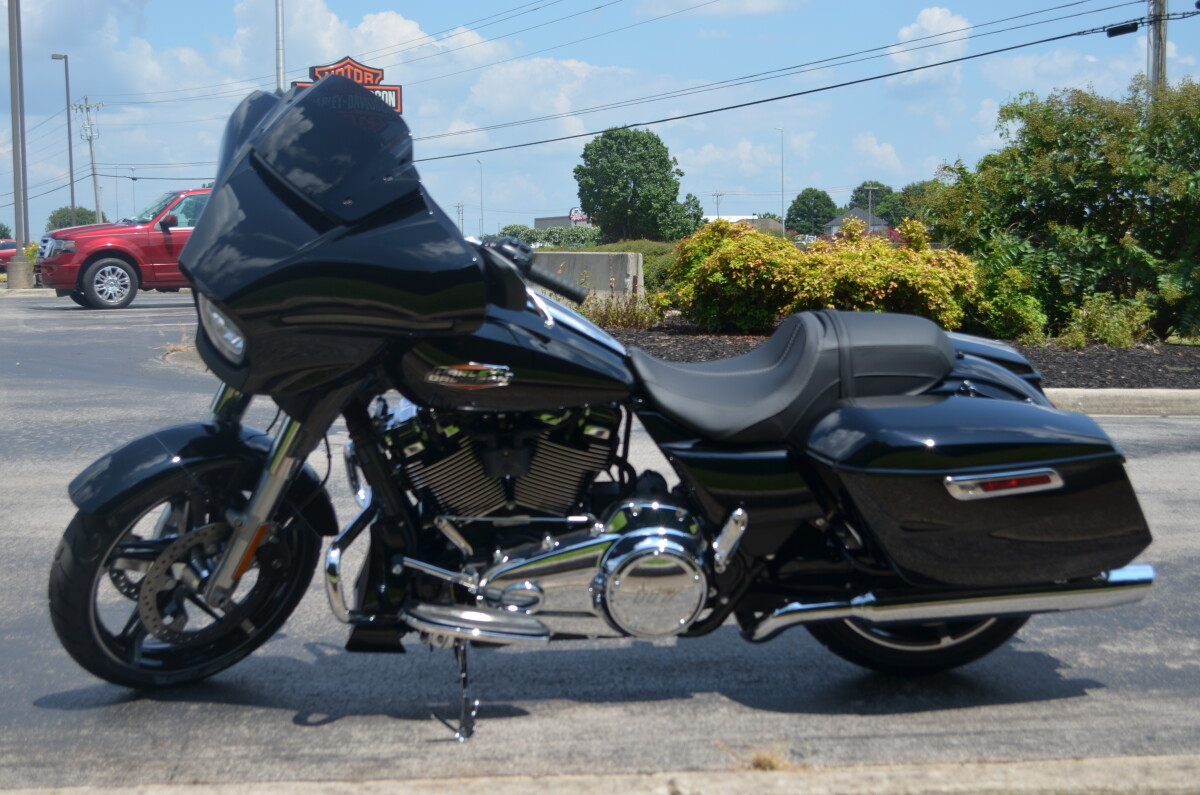 2025 Harley-Davidson Street Glide – Custom Touring Legend - Photo 5