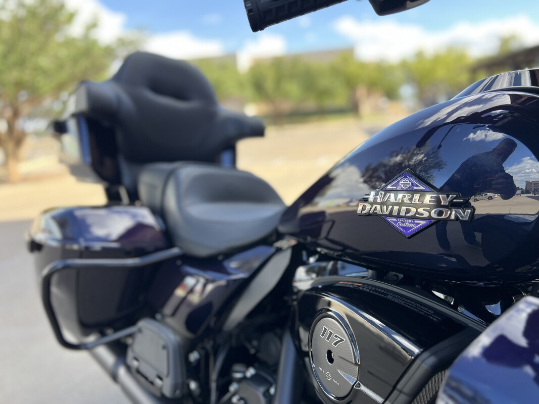 2025 Harley-Davidson Street Glide Ultra Mystic Shift - Black Finish - Photo 9