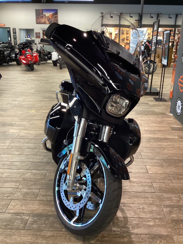 FLHXU 2025 Street Glide Ultra - Photo 5