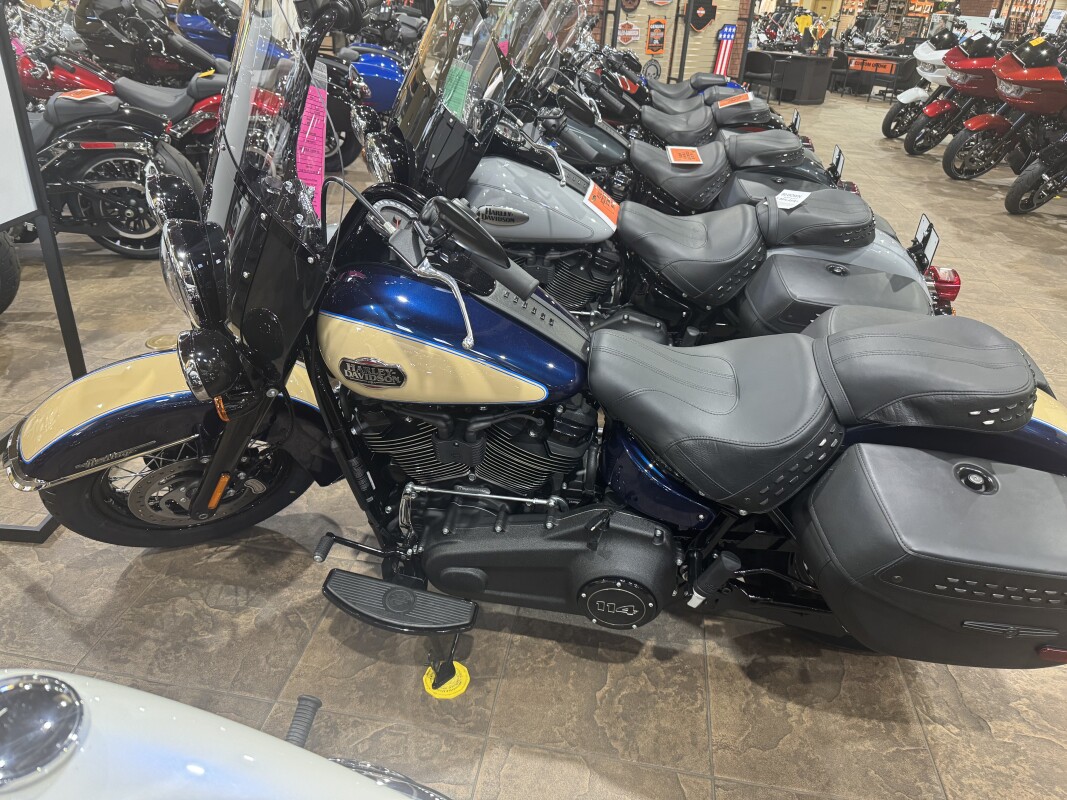 2024 Harley-Davidson Heritage Classic Sinister Blue Two Tone Custom - Photo 6
