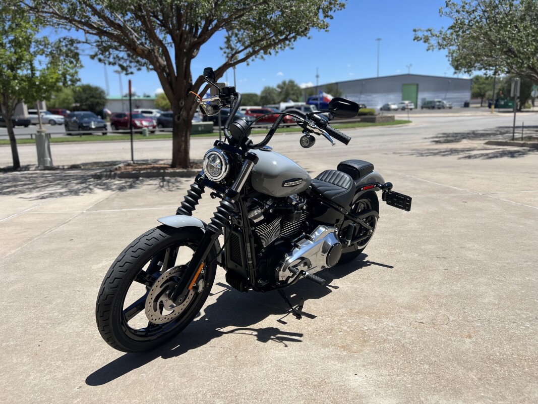 2025 Harley-Davidson Street Bob Billiard Grey w/Cast Wheels - Photo 4