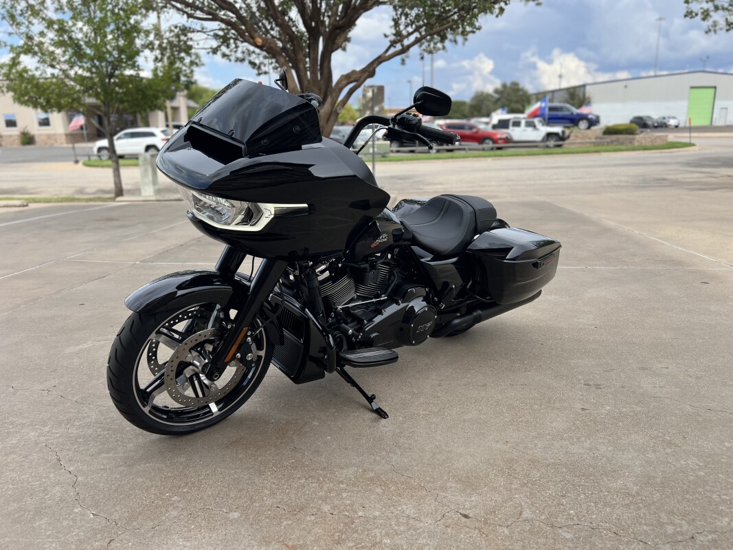 2025 Harley-Davidson Road Glide Midnight Firestorm - Black Finish - Photo 4