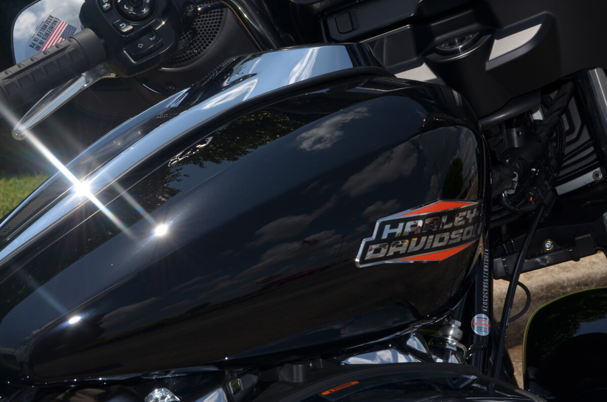 2025 Harley-Davidson Street Glide – Custom Touring Legend - Photo 10