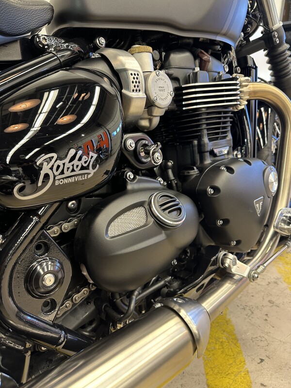 Triumph Bonneville Bobber Matte Storm Grey / Matte Ironstone - Photo 8