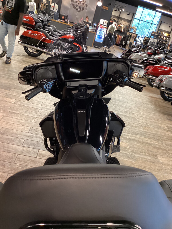 FLHXU 2025 Street Glide Ultra - Photo 7