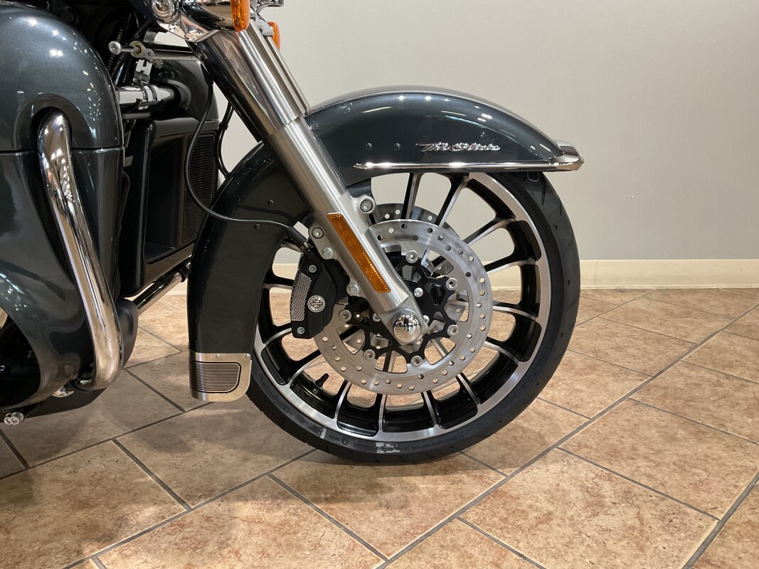 2025 Harley-Davidson Tri Glide Ultra Iron Horse Metallic FLHTCUTG - Photo 7