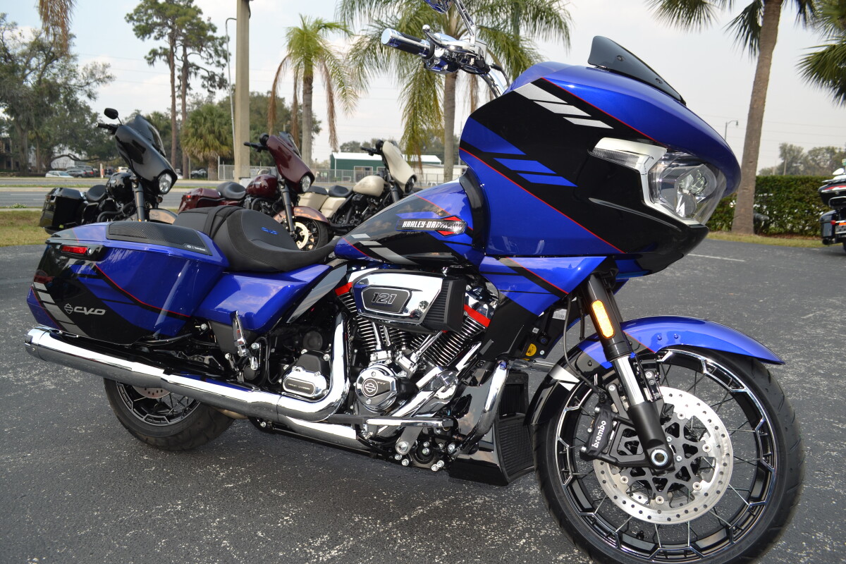 2025 Harley-Davidson CVO Road Glide Blue Streak - FLTRXSE